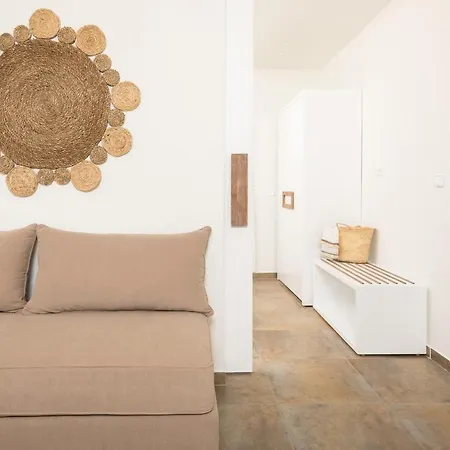 Konstantinou Deluxe *