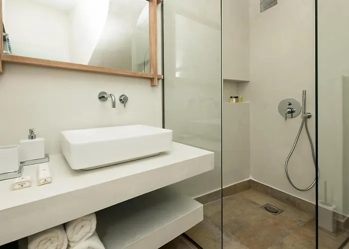 Konstantinou Deluxe *