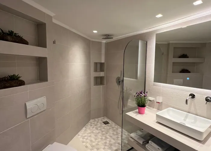 Konstantinou Deluxe Apartment Skála Marión