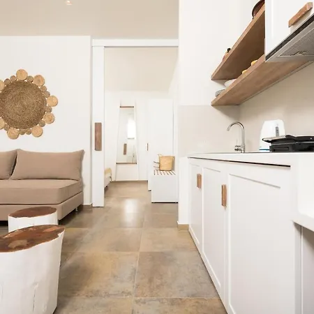 Konstantinou Deluxe * Skala Marion