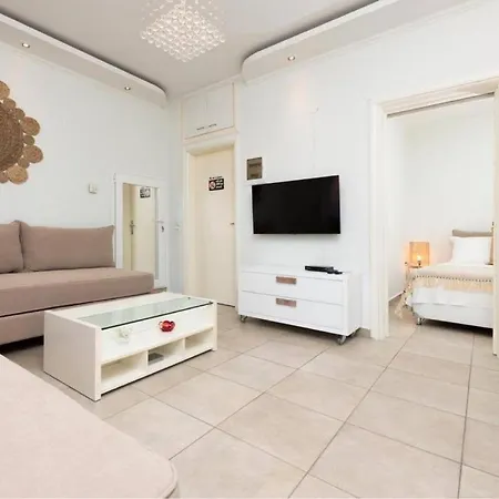 Konstantinou Deluxe Appartement *