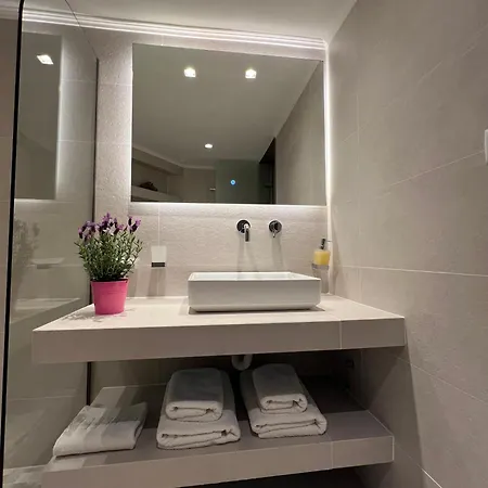 Konstantinou Deluxe Apartament *