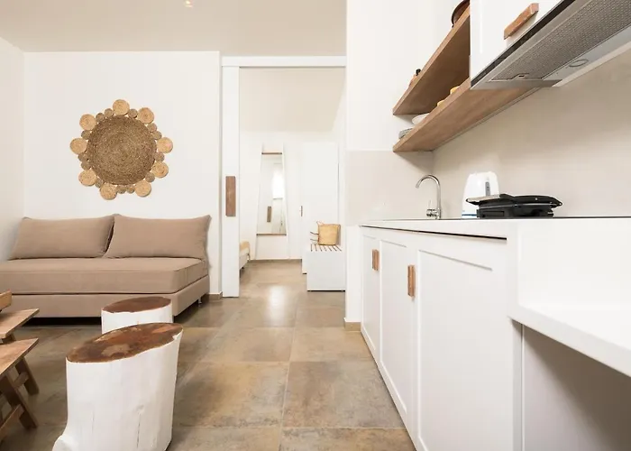 Konstantinou Deluxe * Skála Marión